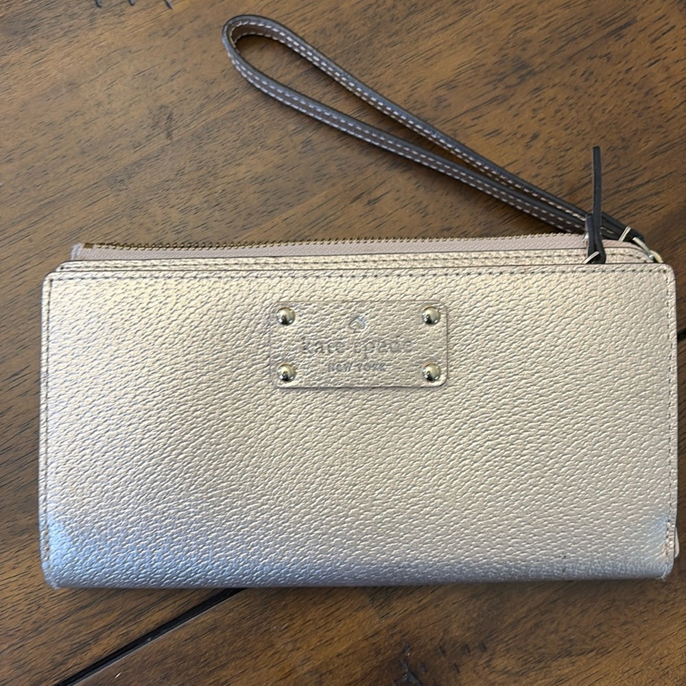 Kate Spade Layton Wellesley Metallic Leather Wristlet Wallet Rose Gold NWOT.